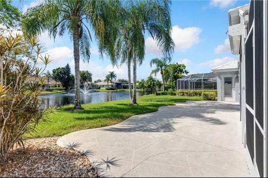 1335 Old Oak LN, Naples FL 34110