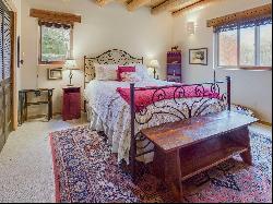 120 Los Cordovas Rd, Ranchos De Taos NM 87557