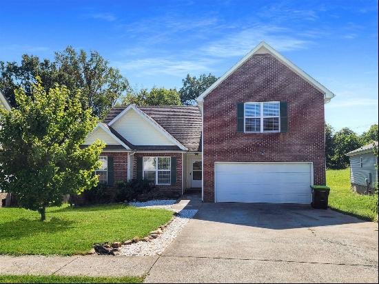 3495 Oak Creek Dr, Clarksville TN 37040