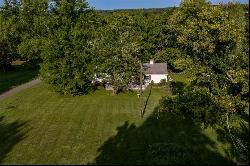 123 Leech Road, Hempfield Twp - Mer PA 16125