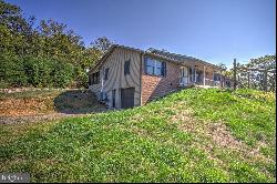 710 Breakaway Lane, Berkeley Springs WV 25411