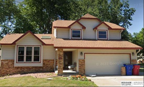 801 Driftwood Drive, Papillion NE 68046