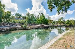 480 E Coll Street Unit 303, New Braunfels TX 78130