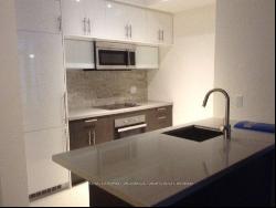 8 Mercer St Unit 1206, Toronto ON M5V0C4