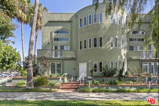 732 Alta Avenue, Santa Monica CA 90402