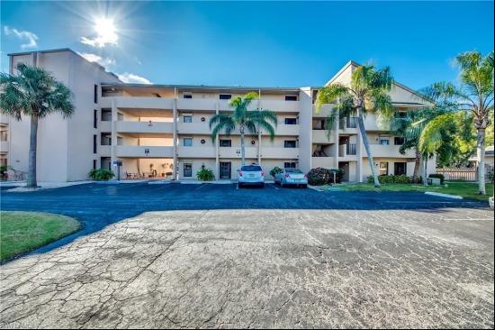 2067 W Lakeview Boulevard #2, North Fort Myers FL 33903