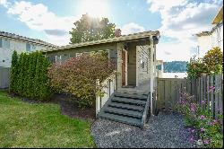 5643 Pleasure Point Lane SE, Bellevue WA 98006