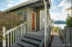 5643 Pleasure Point Lane SE, Bellevue WA 98006