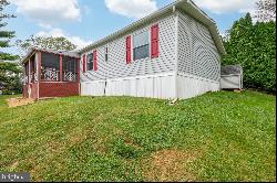 202 Greyfield Drive, Lancaster PA 17603