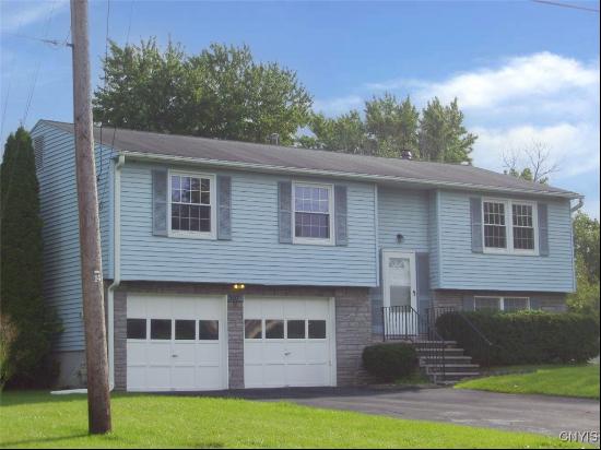 5071 Briarledge Road, Syracuse NY 13212