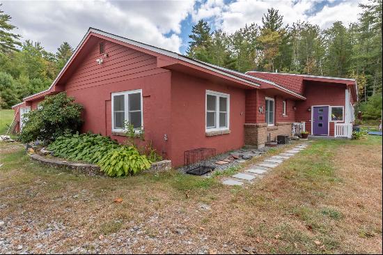 9 Wheeler Lane, Swanzey NH 03446