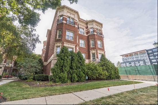 426 S Euclid Avenue #1S, Oak Park IL 60302