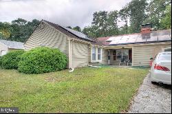 83 Arbor Meadow Dr, Sicklerville NJ 08081