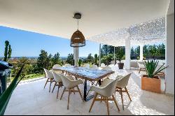 Captivating conteporary villa with a high rental potential in La, Benahavis 29679