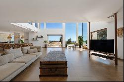 Captivating conteporary villa with a high rental potential in La, Benahavis 29679