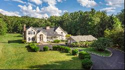 Charming Colonial Home with Stone Cottage in Lower Weston