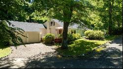 41 Westledge Road, Simsbury CT 06092