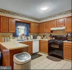 7 Ash Drive, Mechanicsburg PA 17050