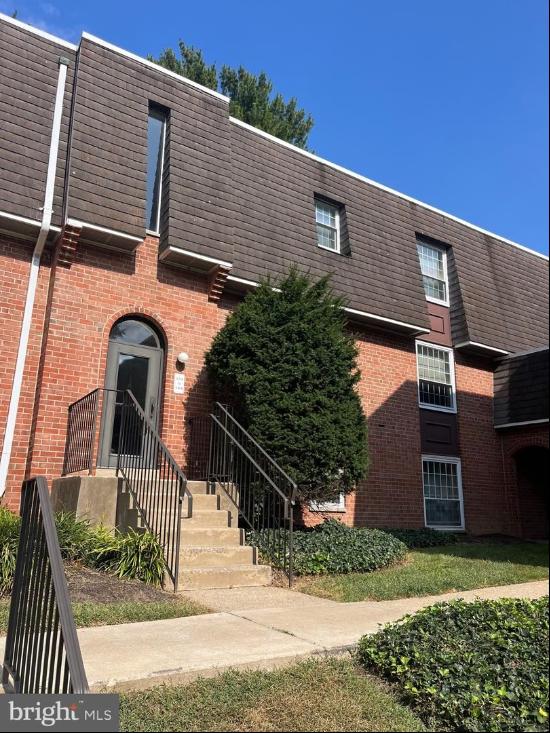 4000 Gypsy Lane Unit 541E2, Philadelphia PA 19129