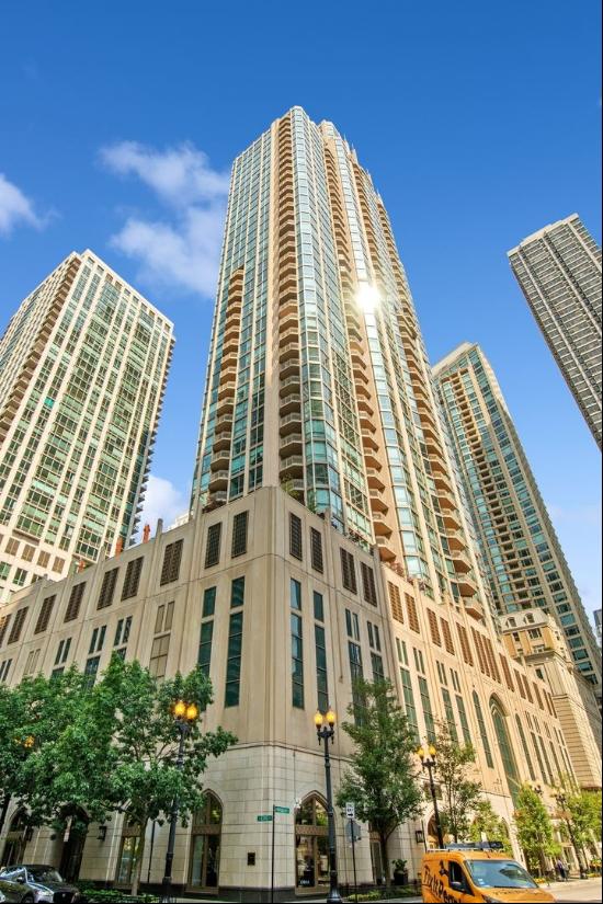 21 E Huron Street #4401, Chicago IL 60611