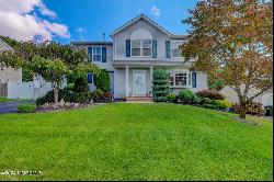 48 Gladiola Drive, Howell NJ 07731