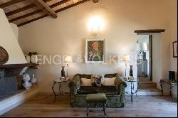 Beautiful Farmhouse in Chianti Classico with A4 Energy Efficiency Rating