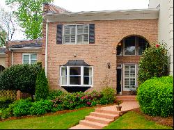 Beautiful Three Level Townhome in Northwest Buckhead