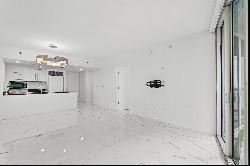 475 Brickell Ave, #4811, Miami, FL