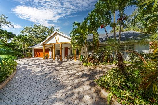 545 Flamevine Lane, Vero Beach, FL