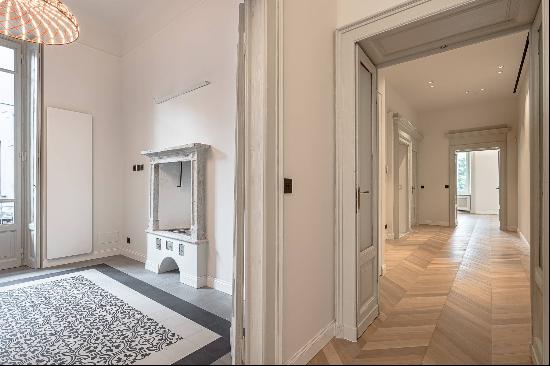 Luxury and elegance in a historic Milanese palazzo