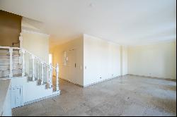 Triplex, 5 bedrooms, for Rent