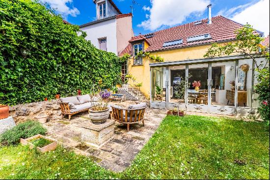 Marly-le-Roi - A charming 5-bed period property