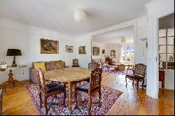 Versailles - A charming 2/3 bed apartment