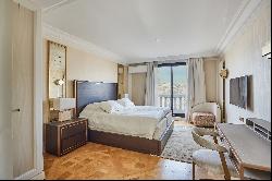 Paris 8th District - A magnificent 2-bed apartment