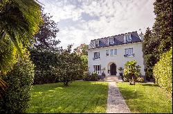 Sceaux – A renovated 4-bed property with a swimming pool