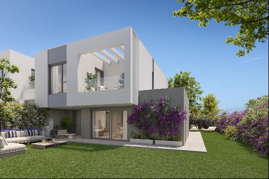 Newly projected townhouse at only 300 meters from the beaches of Elviria