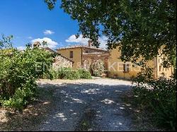 Tuscan Leopoldina villa in Montefollonico