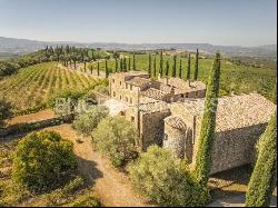 Exclusive historical complex in Val d'Orcia