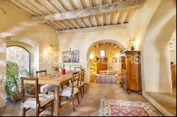 Exclusive historical complex in Val d'Orcia