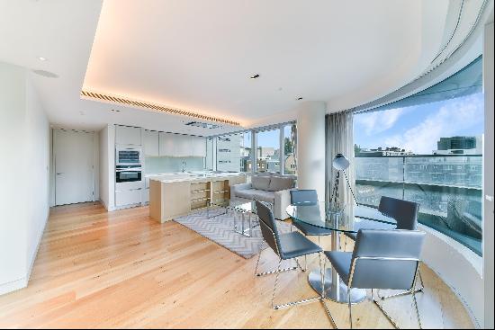 Stunning 1 bedroom apartment in Canaletto Tower, EC1V