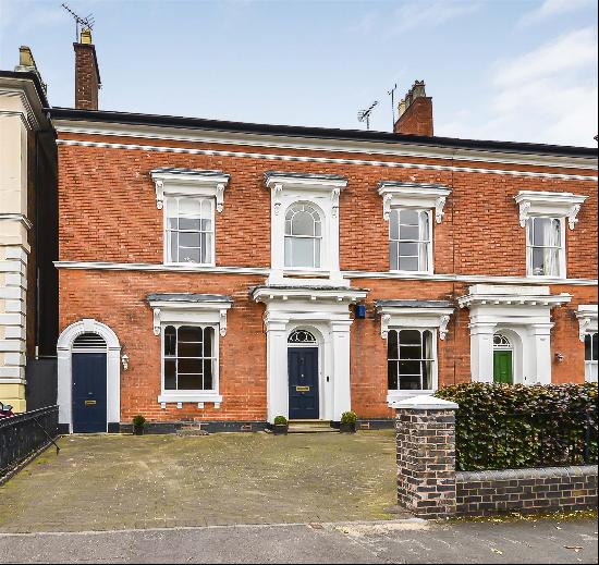 A beautifully appointed Grade ll listed Victorian family home, offering extensive living a