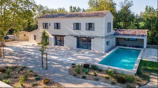 A beautiful newly-renovated house with approximately 1.62 hectares of land.