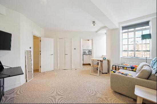 Studio flat to rent in the popular portered block of Chelsea Cloisters, SW3.