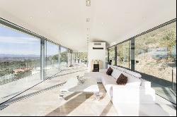 Magnificent villa in Els Olivars / Pau