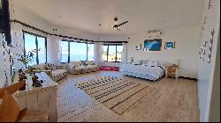 MODERN 4 BEDROOM WITH STUNNING OCEAN VIEWS