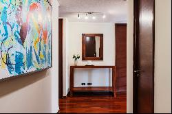 3 bedrooms apartment plus service room in Parque Bicentenario area.