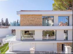 Luxurious contemporary villa for sale in downtown Aix-en-Provence