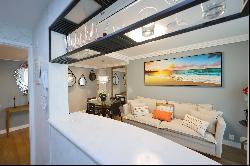 Renovated apartment with 2 en-suite bedrooms near Ipanema’s Posto 9