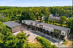 Stunning Townhome Near East Atlanta