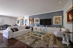 Beautiful furnished single-level penthouse in Jardim Oceanico, move-in ready